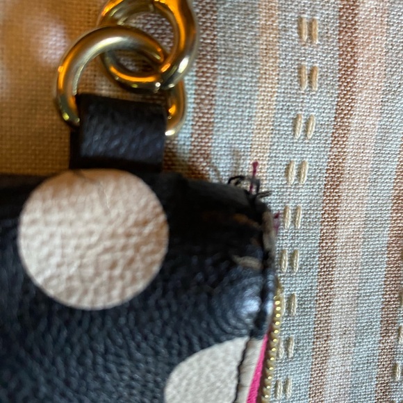 BETSEY JOHNSON Black & White
Polka Dot “J” Bownanza Wallet
Wristlet 9" x 6". - Picture 14 of 16